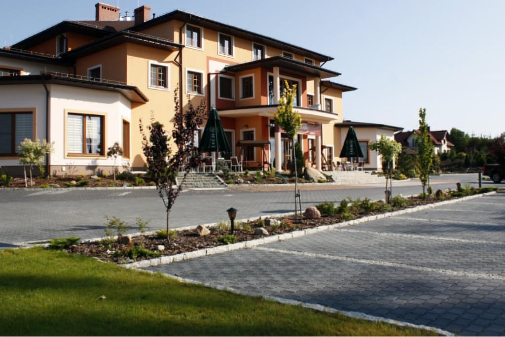 Hotel Ambasada Krobia Exterior photo